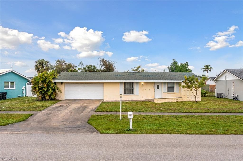 1050 Lovely LN NORTH FORT MYERS, FL 33903