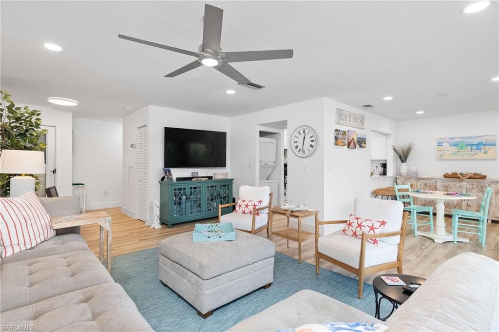 5451 Peppertree DR 4 FORT MYERS, FL 33908