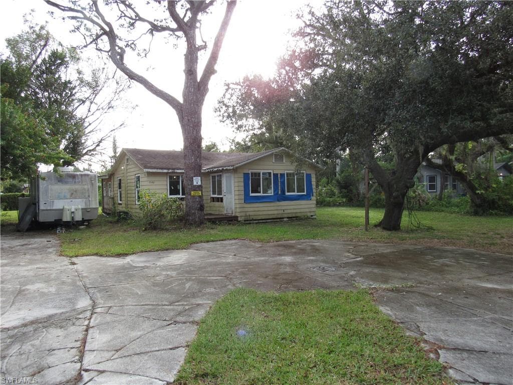 1140 River RD NORTH FORT MYERS, FL 33903