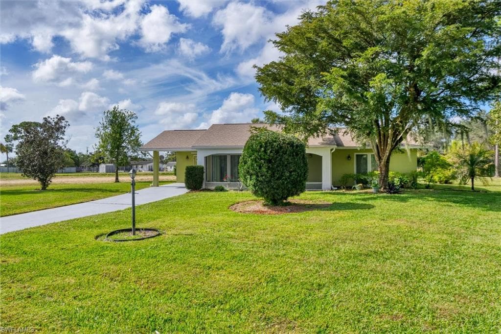 201 Lake AVE N LEHIGH ACRES, FL 33936
