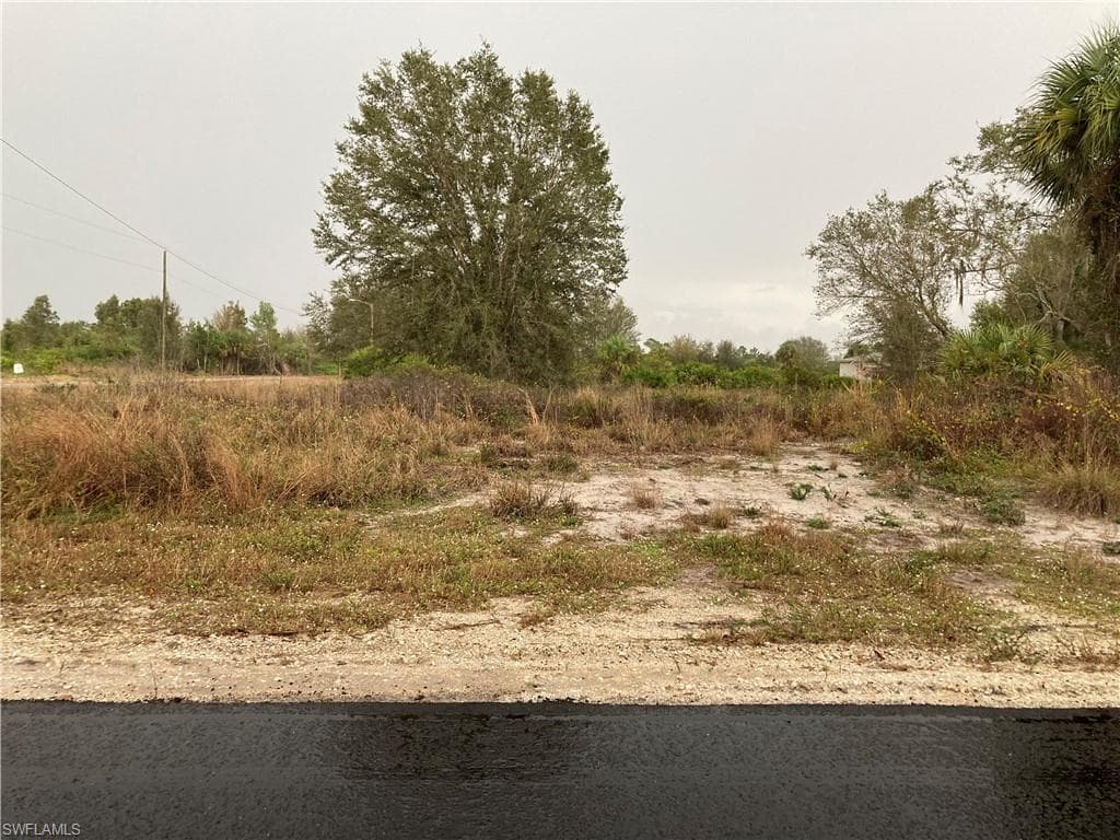 545 Lone Star LN LEHIGH ACRES, FL 33974