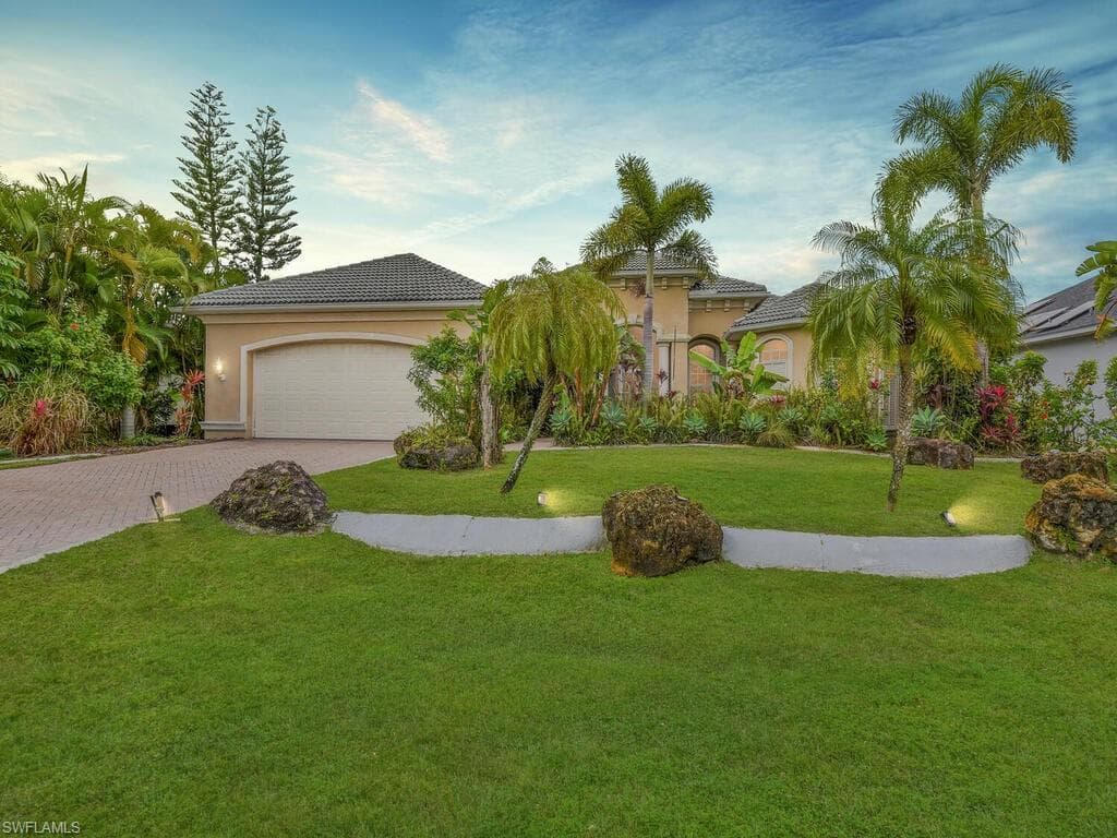 602 SE 1st TER CAPE CORAL, FL 33990