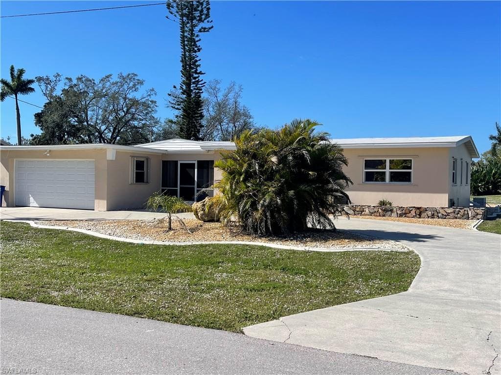 1399 Harbor View DR NORTH FORT MYERS, FL 33917
