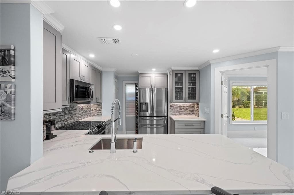 13 Hackney LN A-36 NAPLES, FL 34112