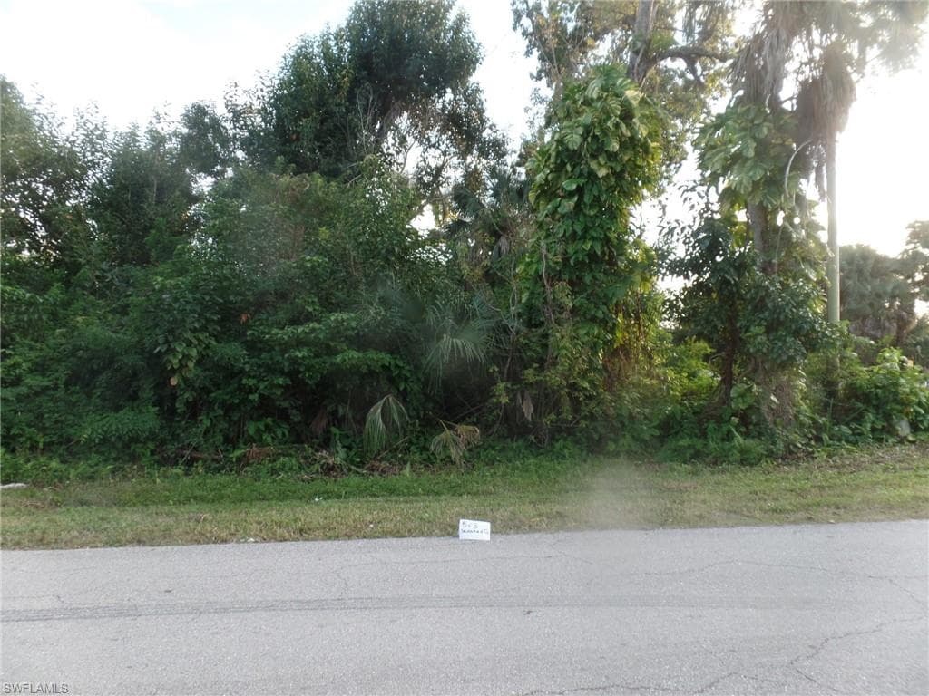 559 Sacramento ST NORTH FORT MYERS, FL 33903