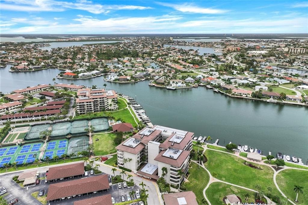601 Seaview CT C-112 MARCO ISLAND, FL 34145