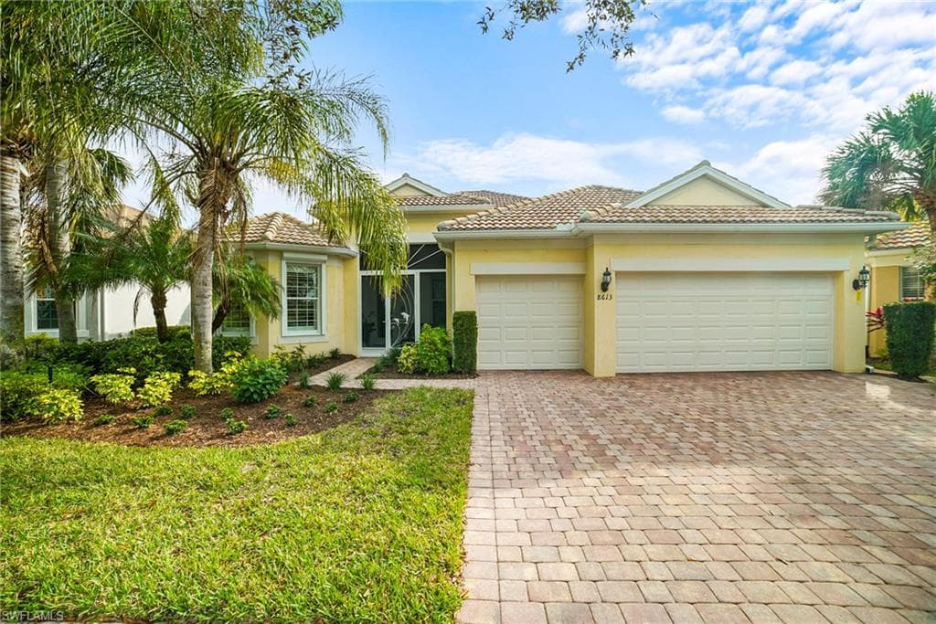 8613 Julia LN NAPLES, FL 34114