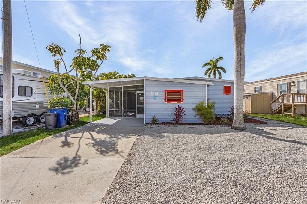 3085 York RD ST. JAMES CITY, FL 33956