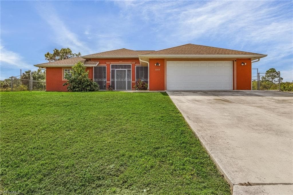 3203 53rd ST W LEHIGH ACRES, FL 33971