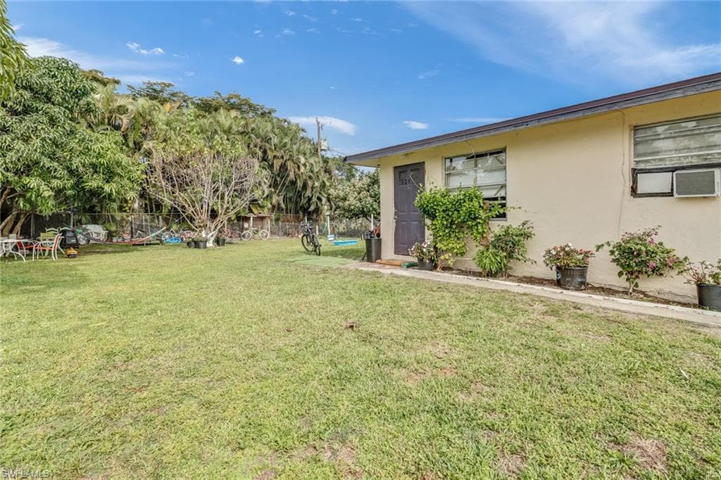 5325 Gilchrist ST NAPLES, FL 34113