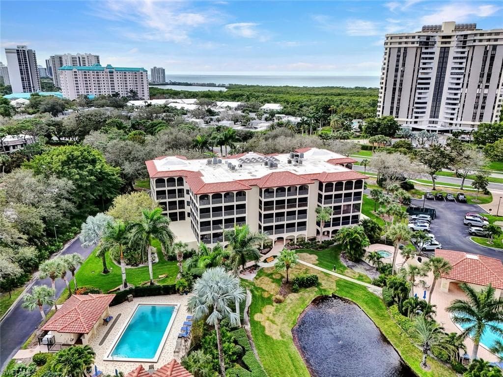 6040 Pelican Bay BLVD D-101 NAPLES, FL 34108