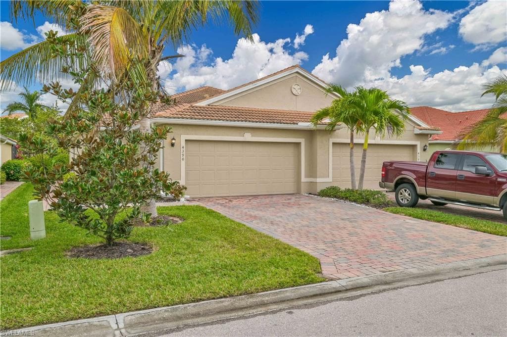 4390 Dutchess Park RD FORT MYERS, FL 33916