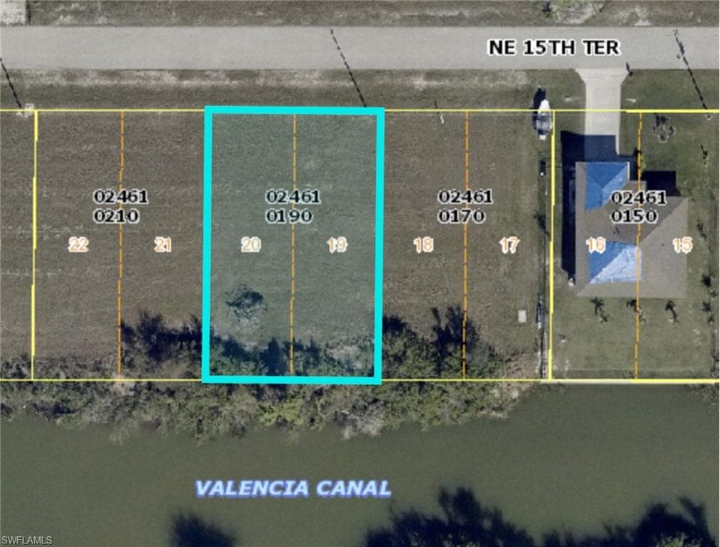322 NE 15th TER CAPE CORAL, FL 33909