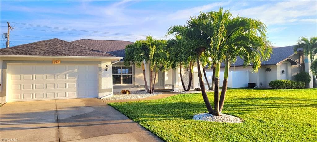 207 SE 30th TER CAPE CORAL, FL 33904