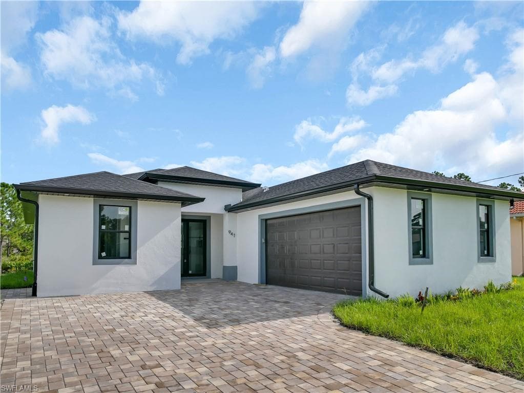 941 Alcutt ST LEHIGH ACRES, FL 33974