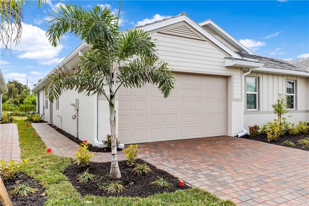 1054 Enbrook LOOP NAPLES, FL 34114