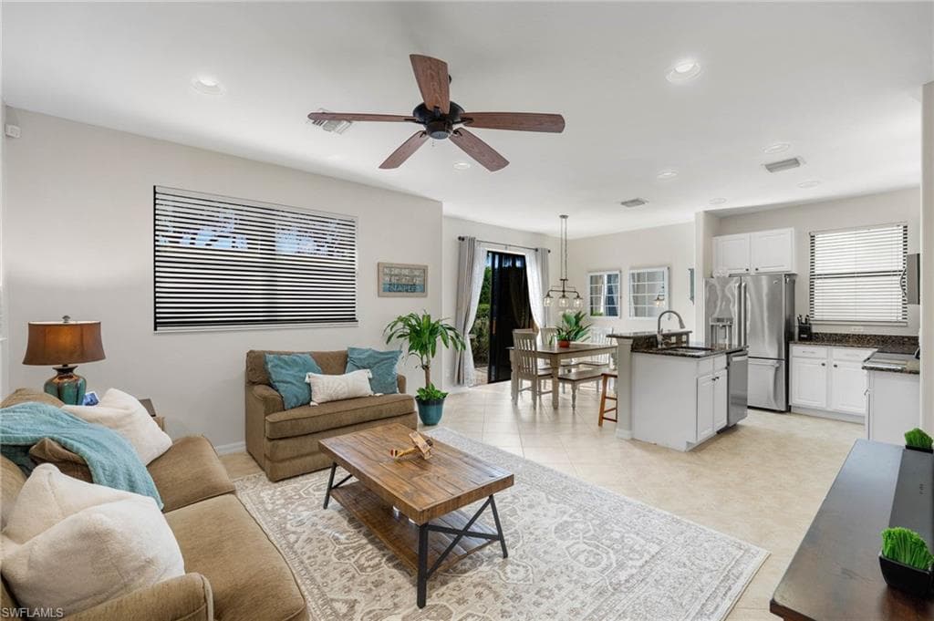 1110 Medan CT S NAPLES, FL 34113