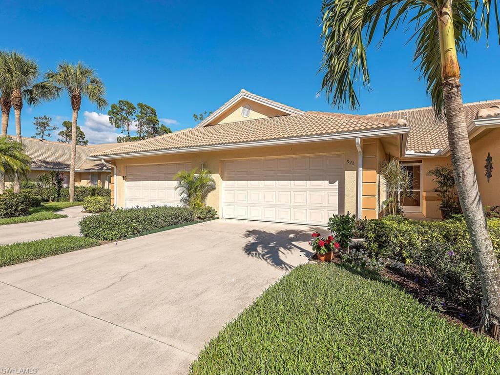 992 Marblehead DR M-2 NAPLES, FL 34104