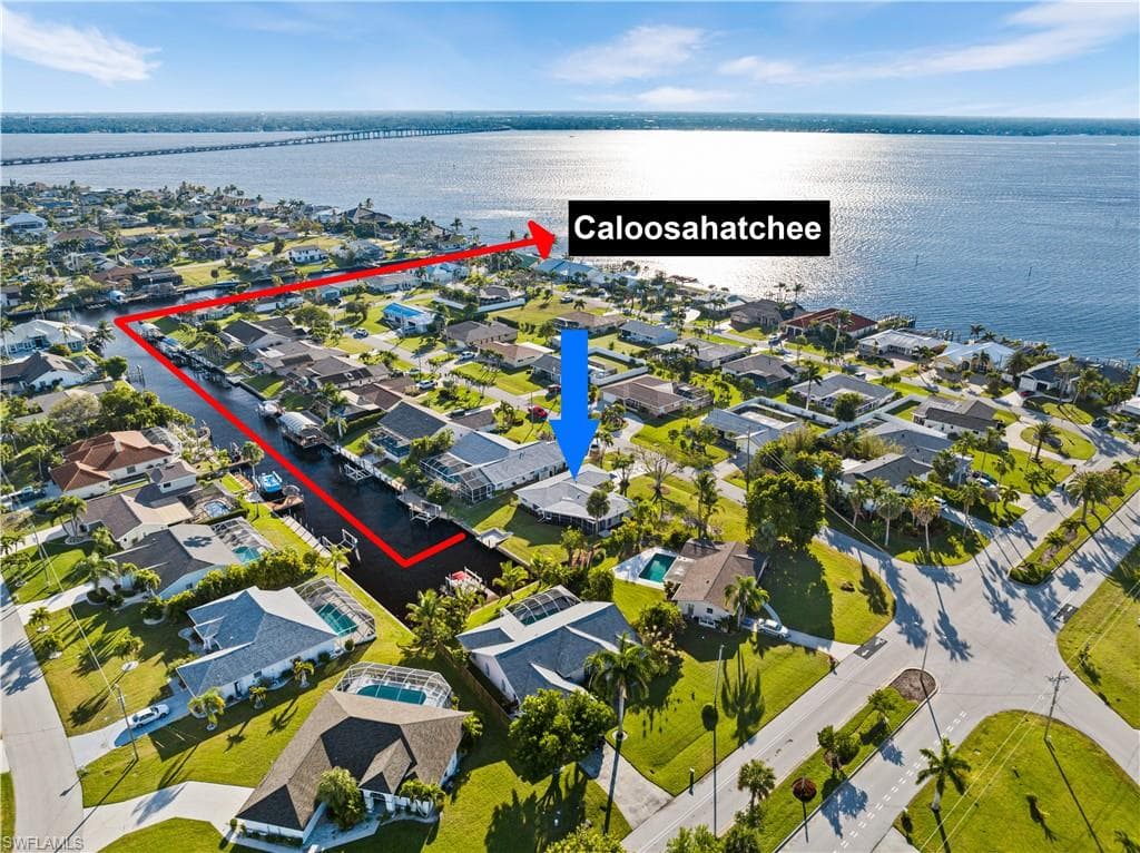 2305 SE 27th TER CAPE CORAL, FL 33904