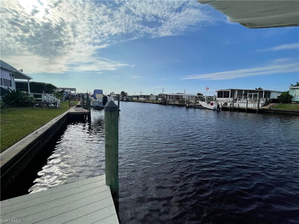 5521 Sir Walter WAY NORTH FORT MYERS, FL 33917