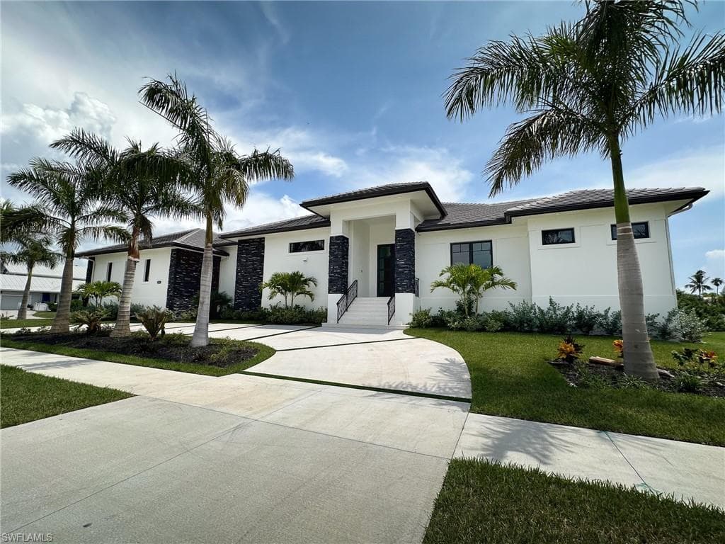 1021 Inlet DR MARCO ISLAND, FL 34145
