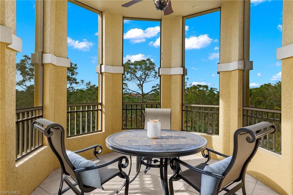 2738 TIBURON BLVD E B-405 NAPLES, FL 34109