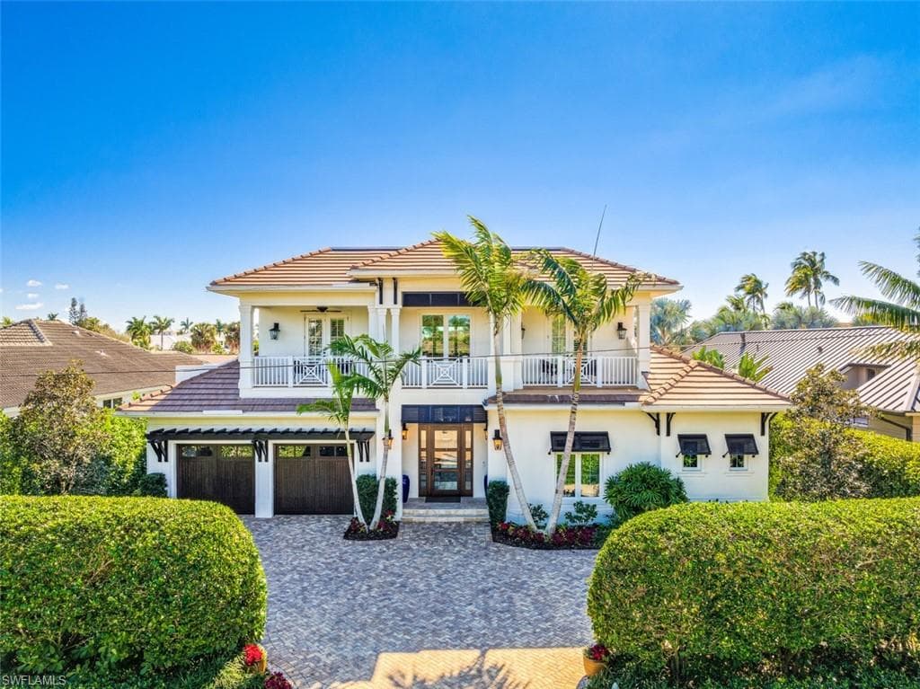 1490 JEWEL BOX AVE NAPLES, FL 34102