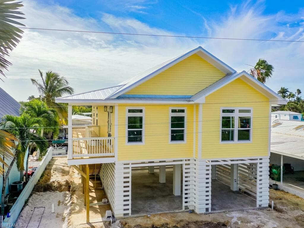 542 Coconut AVE GOODLAND, FL 34140