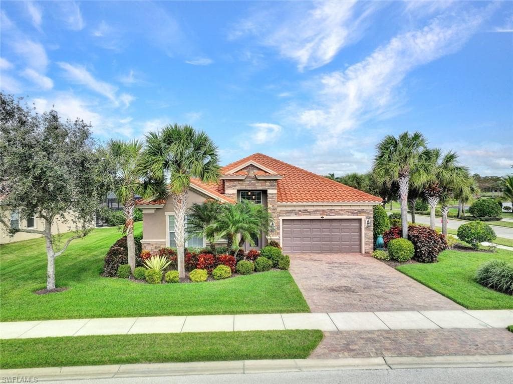 9195 Flint CT NAPLES, FL 34120