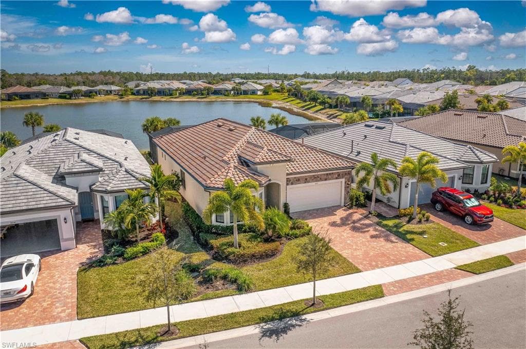 6830 Greenbriar CT NAPLES, FL 34114