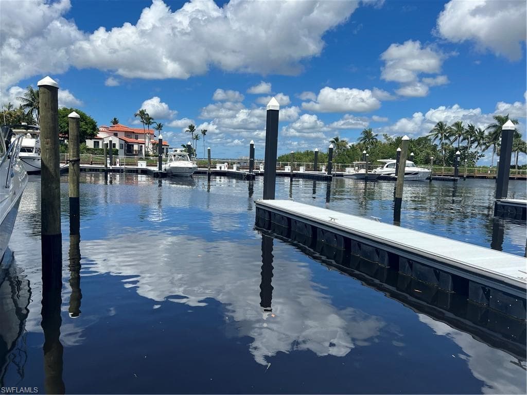 48' BOAT SLIP B-21 AT GULF HARBOUR MARINA FORT MYERS, FL 33908