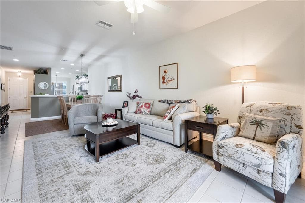 4863 Hampshire CT 204 NAPLES, FL 34112