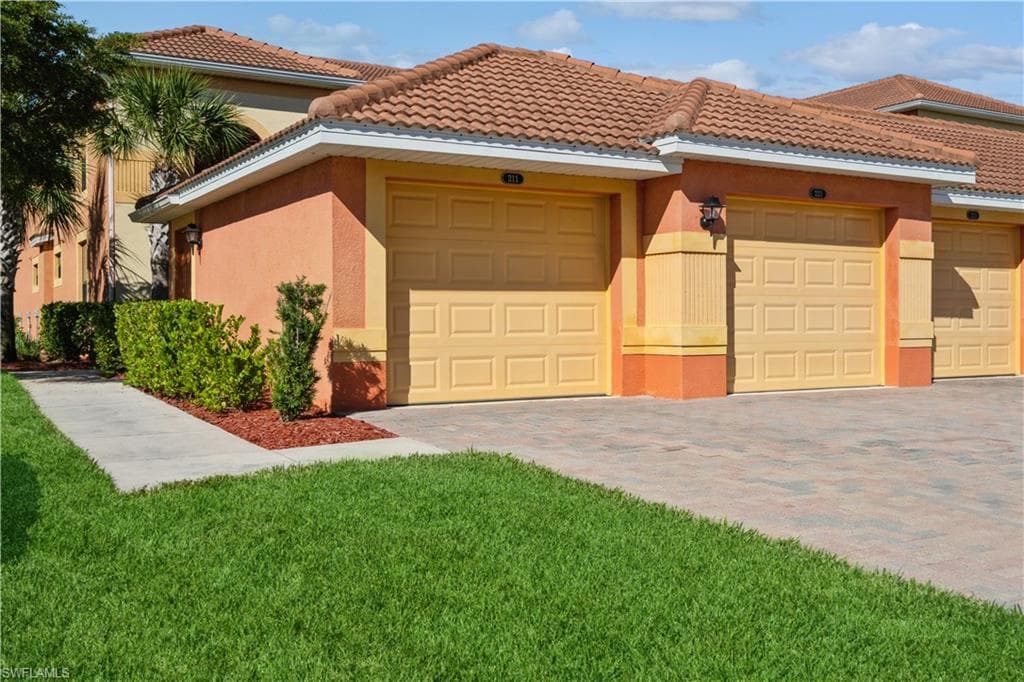 13771 Julias WAY 211 FORT MYERS, FL 33919