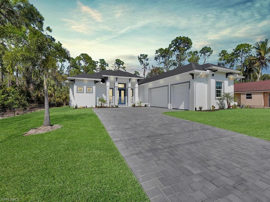 9355 Strike LN BONITA SPRINGS, FL 34135