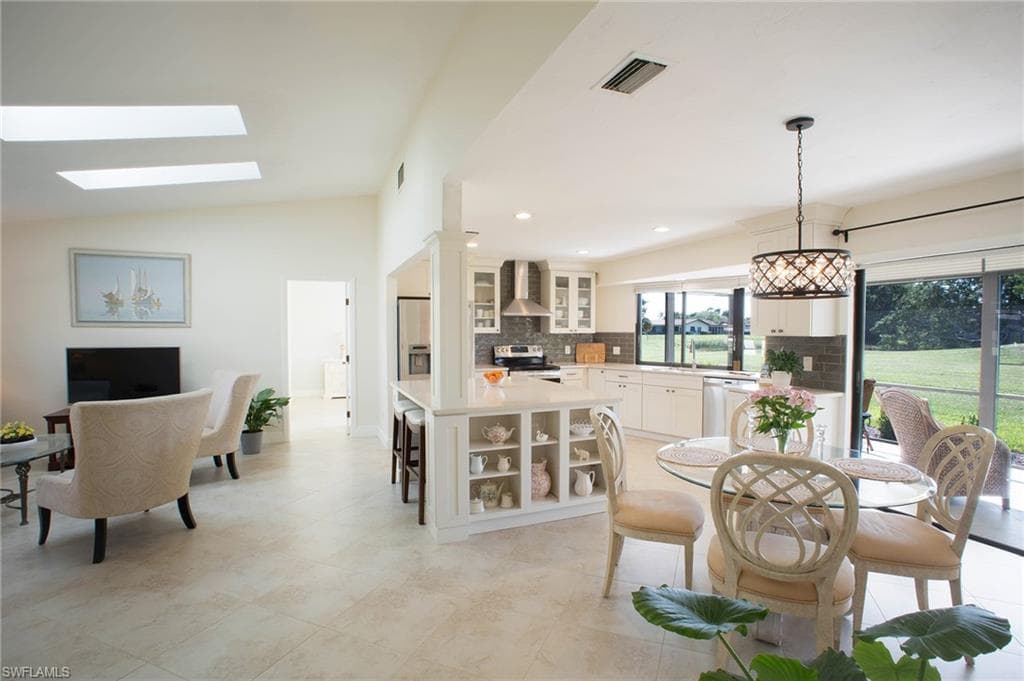 190 Round Key CIR NAPLES, FL 34112