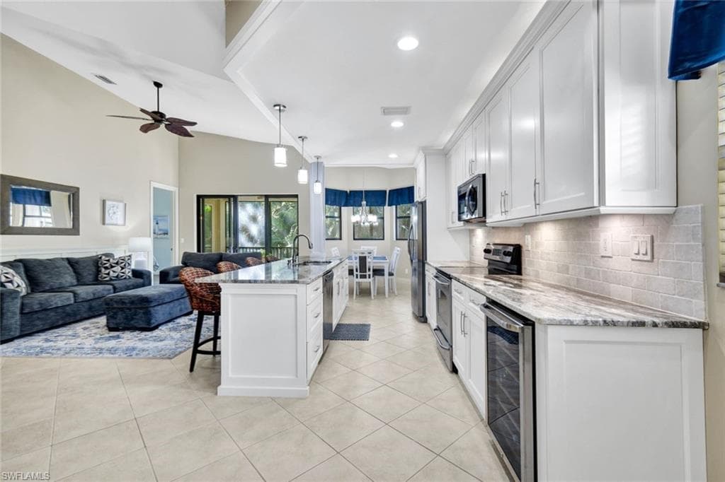 27032 Adriana CIR 202 BONITA SPRINGS, FL 34135