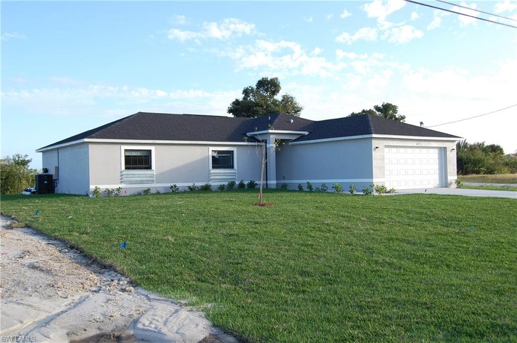 637 NE 5th AVE CAPE CORAL, FL 33909