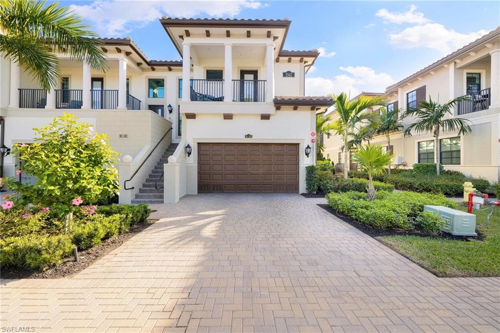 2542 Windward CT 16102 NAPLES, FL 34112