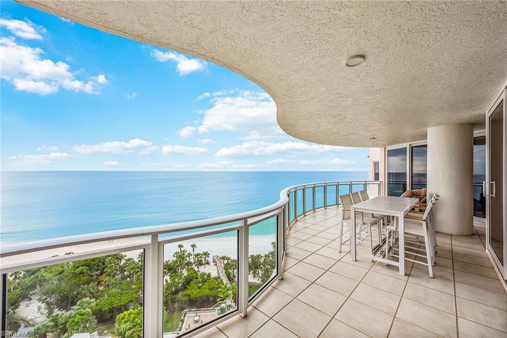 8231 Bay Colony DR 1401 NAPLES, FL 34108