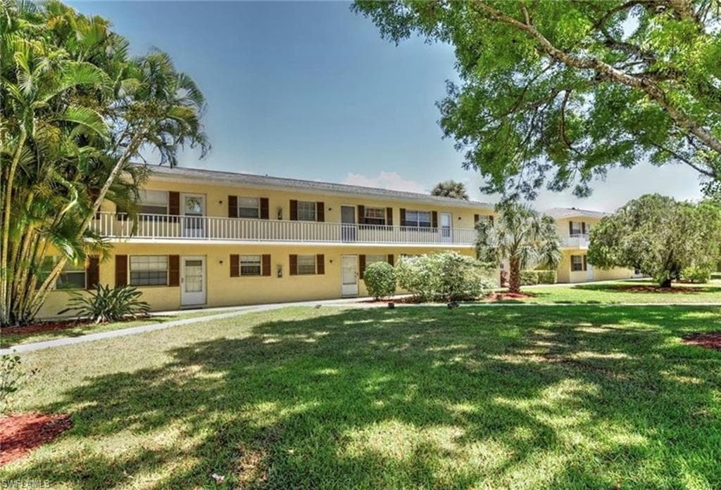 3325 Airport RD N B8 NAPLES, FL 34105