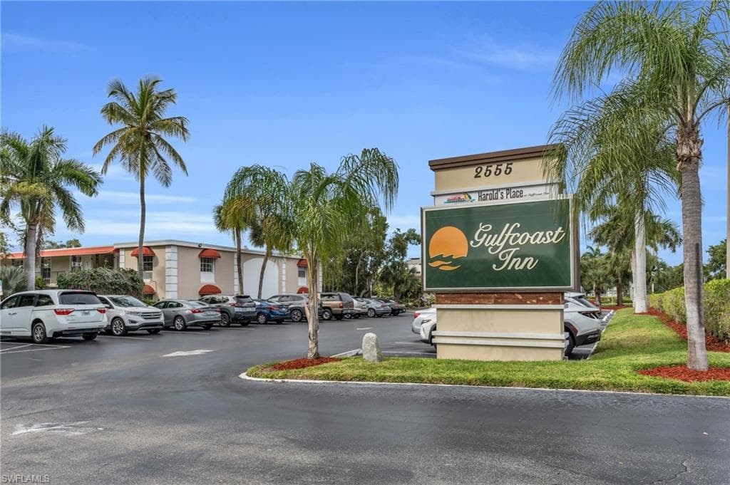 2555 Tamiami TRL N 130 NAPLES, FL 34103