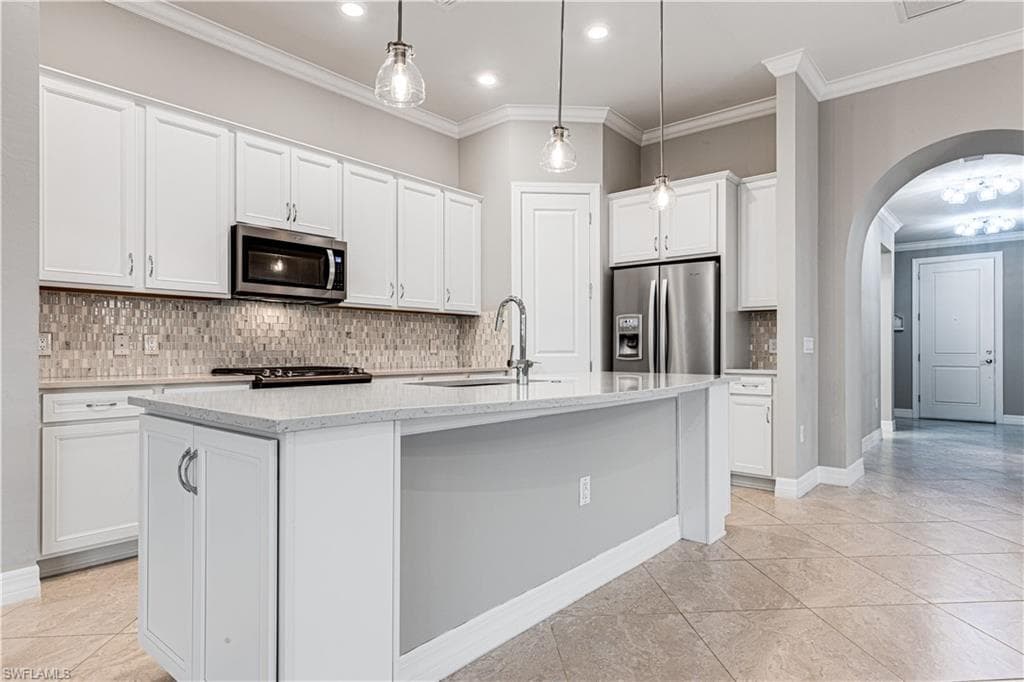 7182 Wilton DR NAPLES, FL 34109