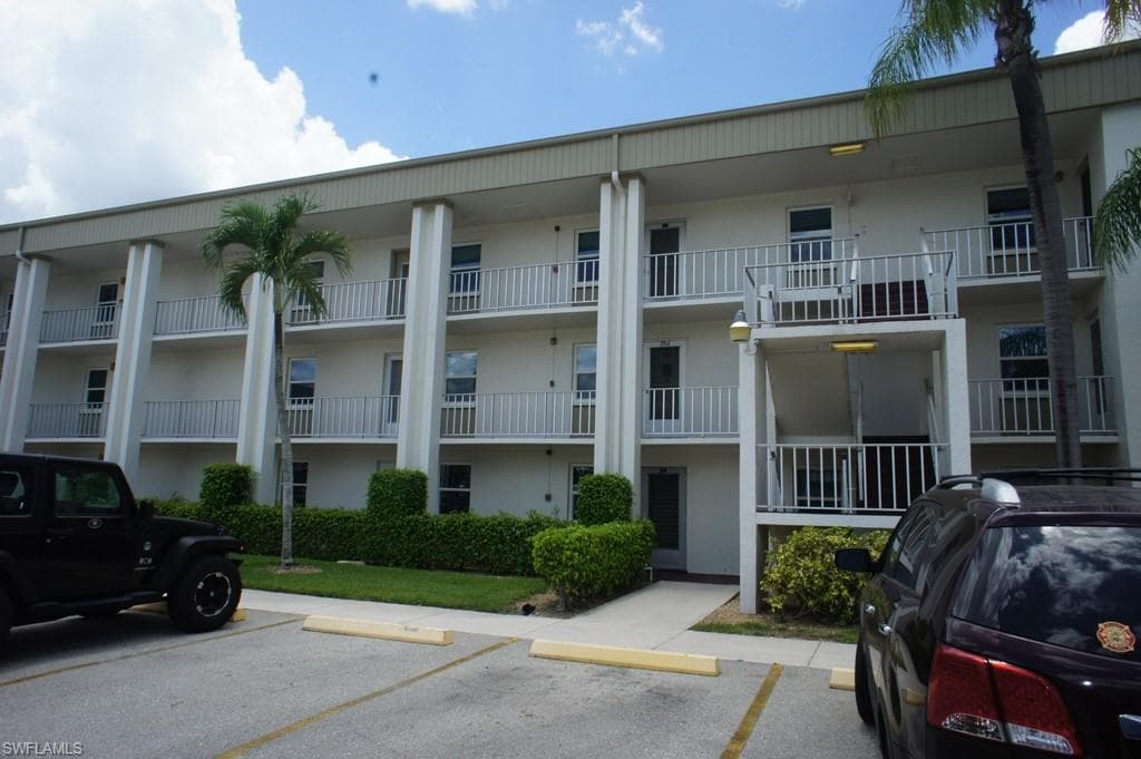 1624 Pine Valley DR 319 FORT MYERS, FL 33907