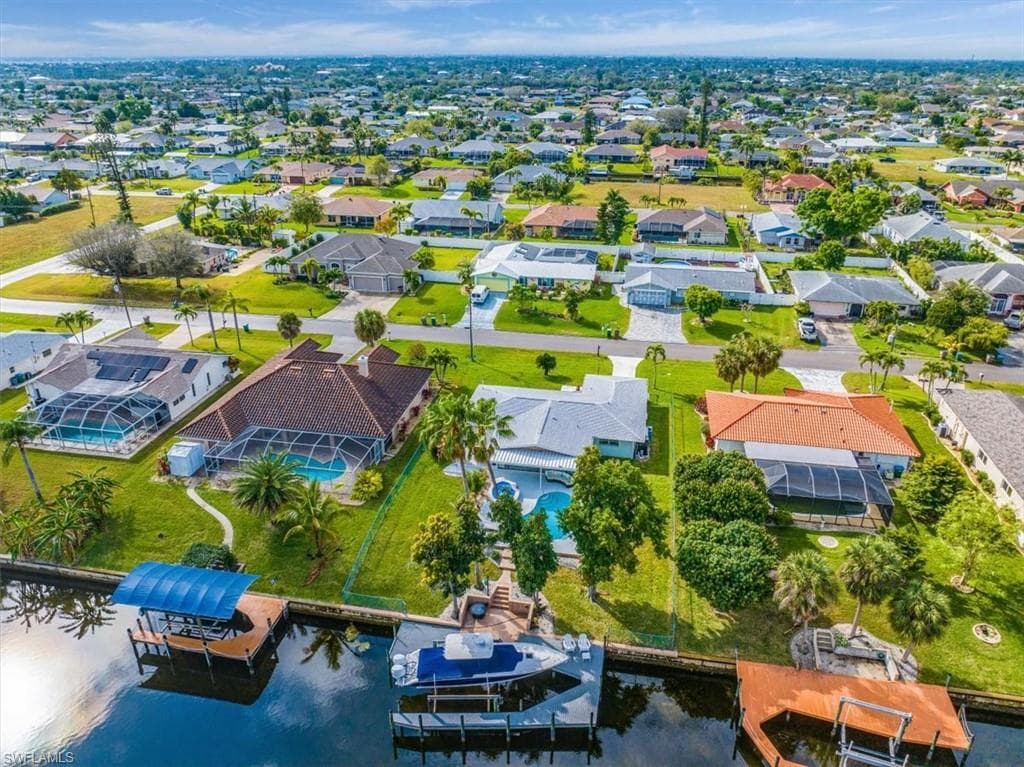 1211 21st ST CAPE CORAL, FL 33990