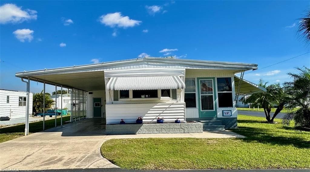 591 Daisy DR NORTH FORT MYERS, FL 33917