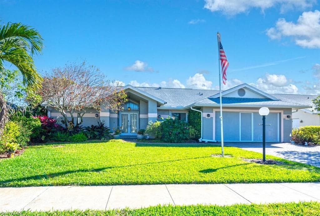 138 Estelle DR NAPLES, FL 34112