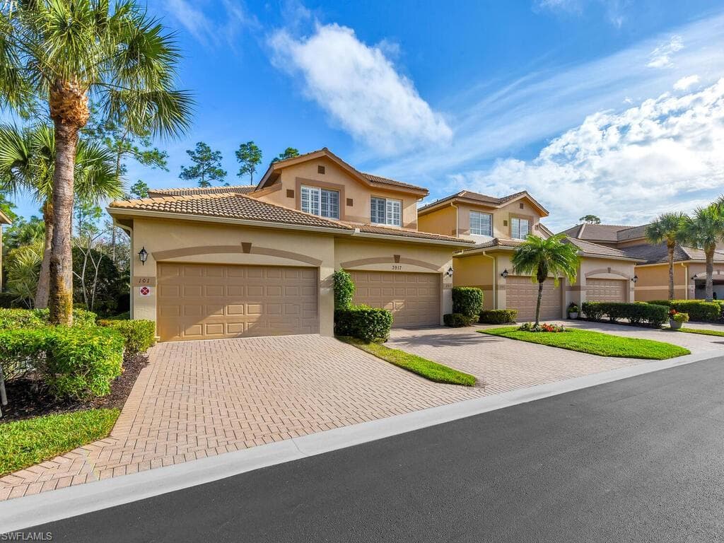 3917 Forest Glen BLVD 201 NAPLES, FL 34114