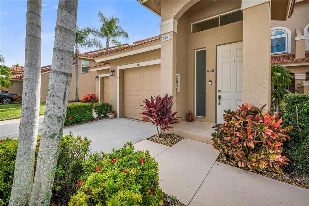 2500 Aspen Creek LN 201 NAPLES, FL 34119
