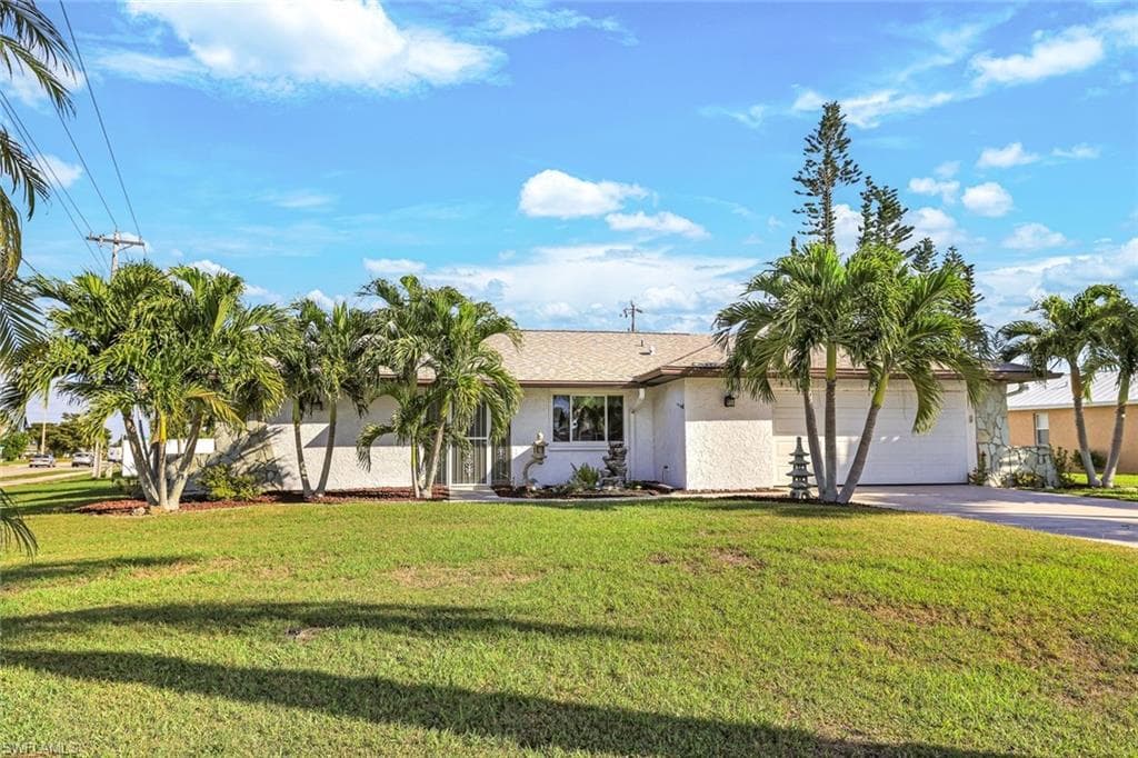 901 SE 21st TER CAPE CORAL, FL 33990