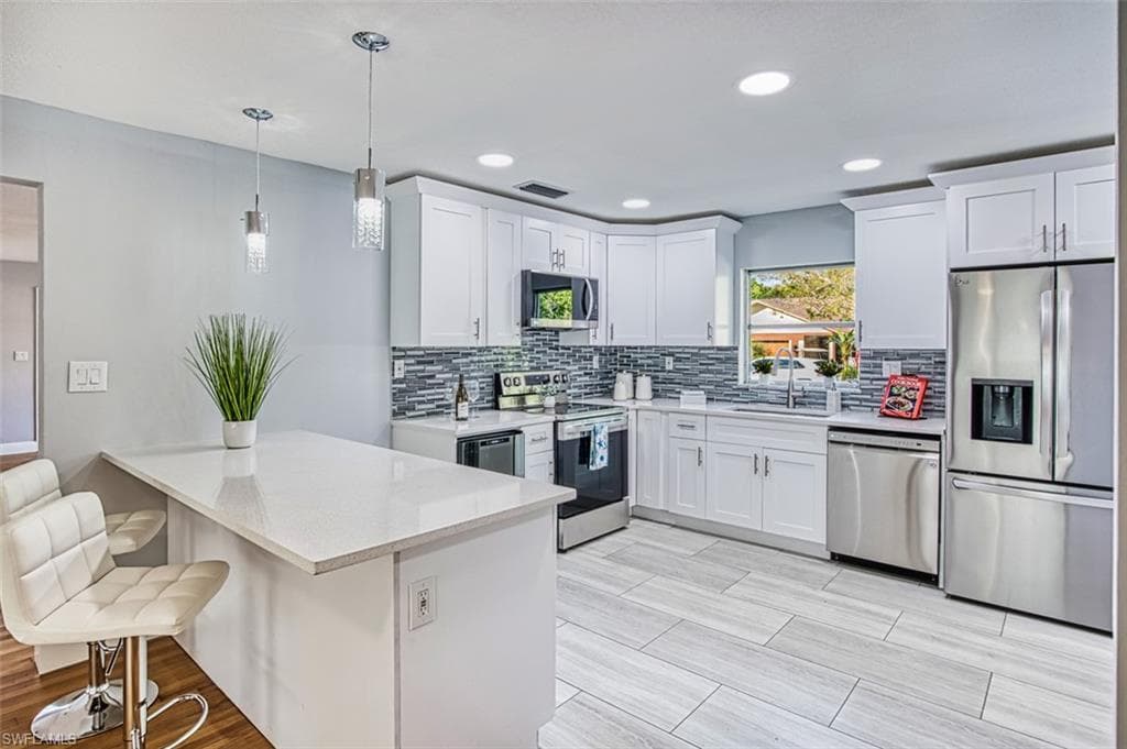 1505 Lynwood AVE FORT MYERS, FL 33901